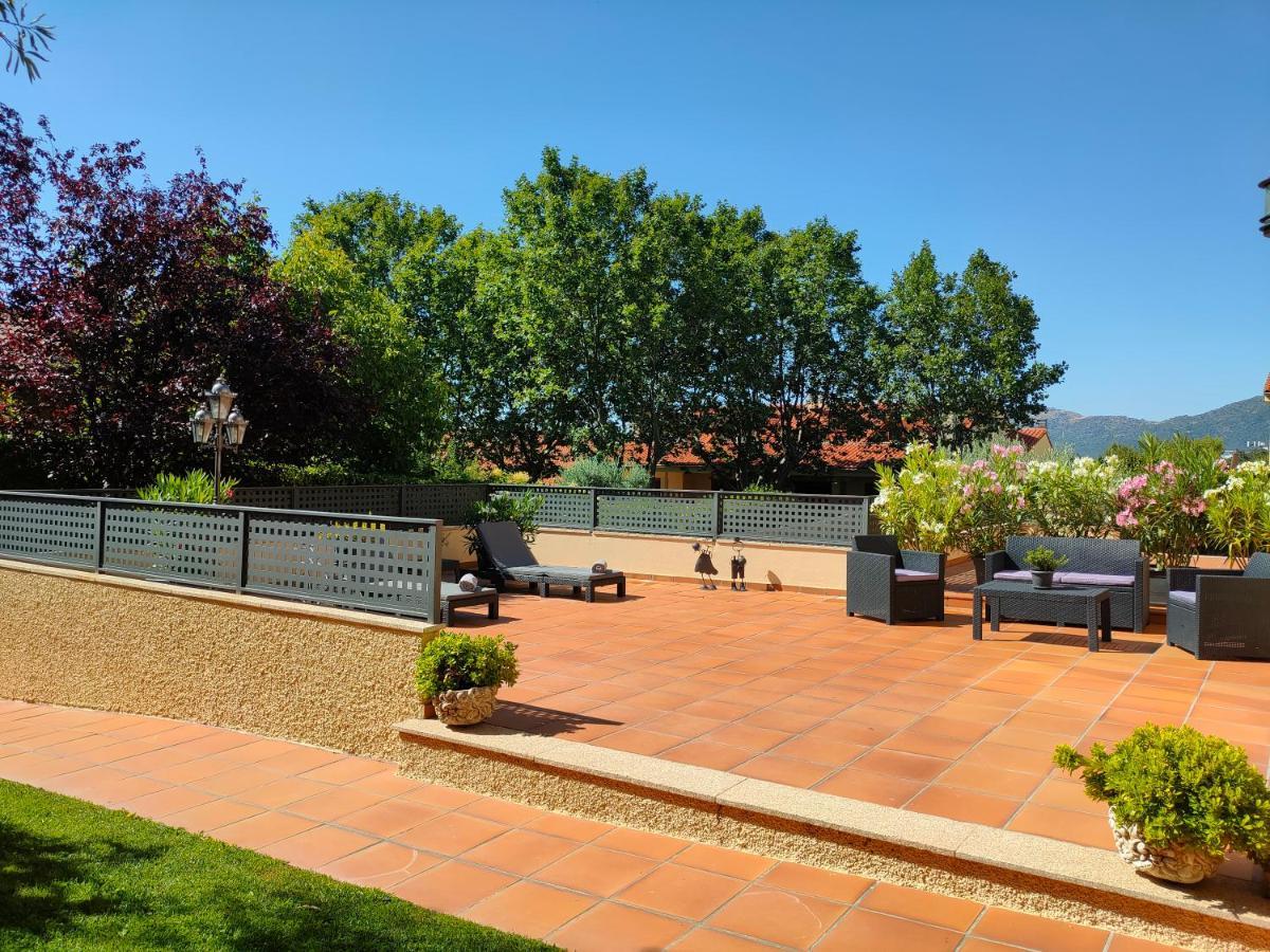 Chalet Loft Abantos - 120m2 más Terraza y Jardín Independiente San Lorenzo de El Escorial Esterno foto